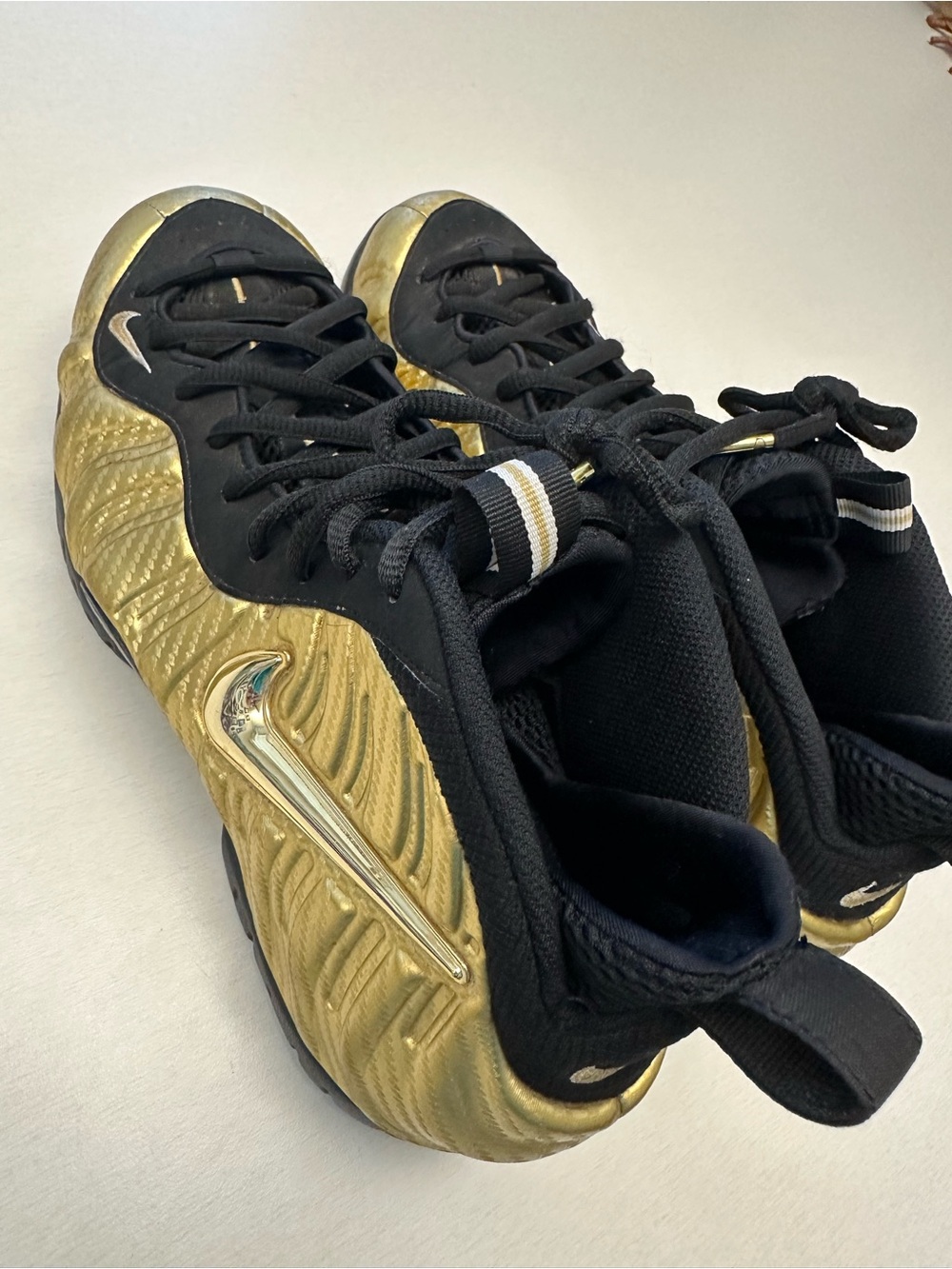 Nike Air Foamposite Pro "Metallic Gold" sneakers (Style Code: 624041-701) 10.5 - Picture 2 of 8